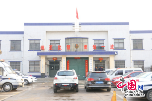陕西：周至女狱警 温情感化出奇迹