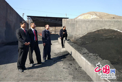 陕西韩城法警协助执行显威力