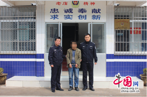 陕西：男子吸毒营运黑车拉客被富平警方及时查处