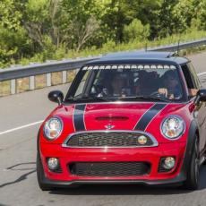 MINI庆祝在美上市15周年 累计销量72.5万