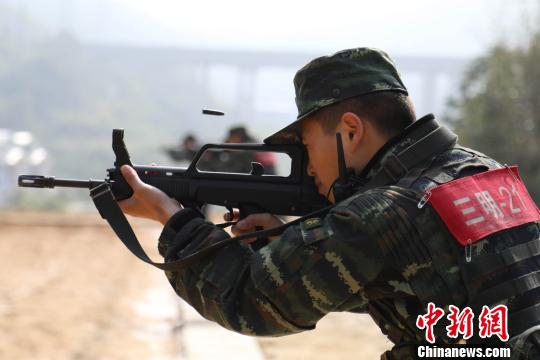 福建武警“魔鬼周”极限训练锤炼一枪毙敌硬功