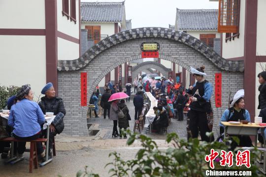 贵州“五个三”模式让搬迁贫困户搬得出、稳得住、能致富