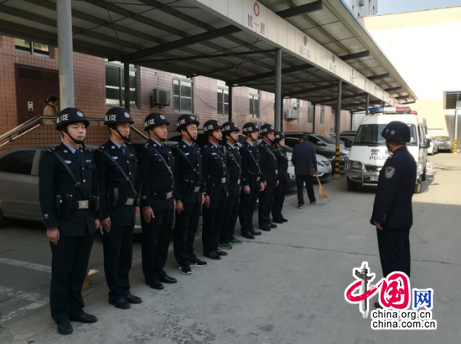 夫妇撒泼耍赖阻挠邻居建房 长安法院强制执行解纠纷