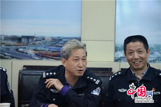 西安曲江交警召开从警35年座谈会 提升行政效能经验