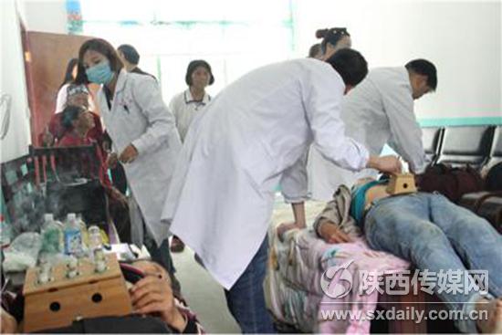岚皋县卫计局干部进村入户帮扶困难群众
