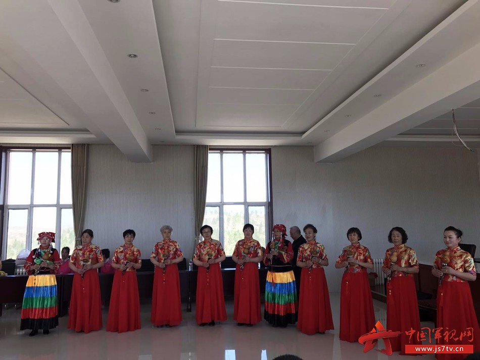 同谱“双拥”和谐曲 共唱民族团结歌