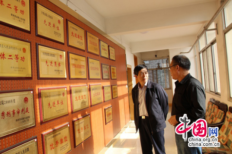 陕西临潼区区长刘三民到临潼法院调研