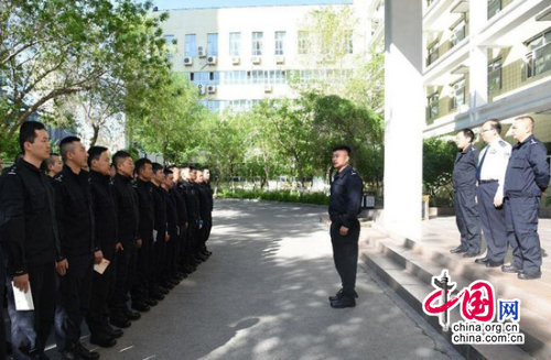 陕西长安分局民警赴新疆开展反恐实战技能培训