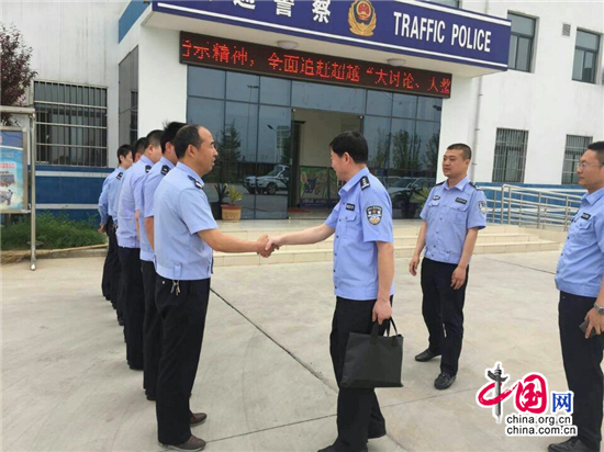 陕西咸阳交警宋亮深入调研队伍建设与交通管理工作