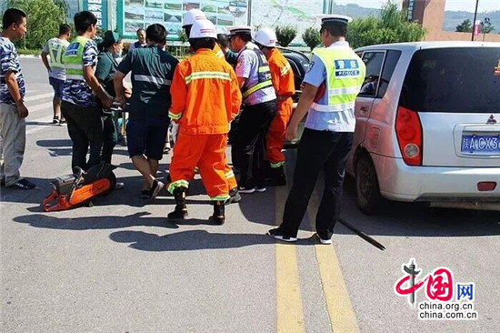 宝鸡交警开展道路交通事故模拟现场应急处置演练