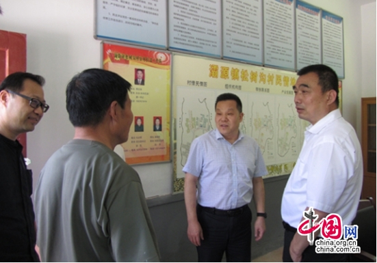 未央区法院李社武院长走访慰问贫困户检查脱贫攻坚工作