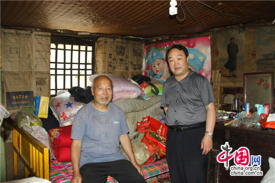 西安碑林检察院:高温酷暑难挡精准扶贫工作脚步