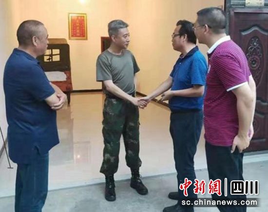 交流现场。(名山区退役军人事务局 供图 ) 交流现场。(名山区退役军人事务局 供图 )