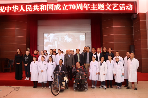 全体人员齐唱《歌唱祖国》_副本
