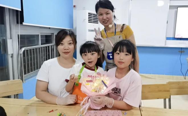晋江市：情暖军营家 童趣乐翻天——军嫂军娃之家开展缤纷周末活动