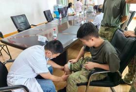 福建省福州市：义诊进军营 关怀暖兵心