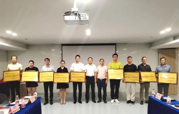 广州市花都区举行退役军人优待定点医院签约揭牌暨拥军企业授牌仪式
