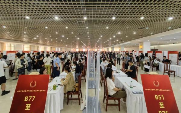 2025年度驻京部队随军家属就业双选推介会举办