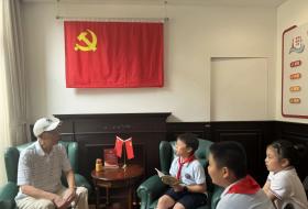 上海市徐汇区：庚续民族“传家宝”，“红领巾”对话九旬老兵