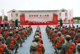 上海市嘉定区2025年下半年新兵入伍欢送仪式举行