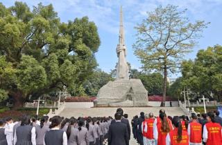 纪念广州起义98周年暨国家公祭日活动在广州起义烈士陵园举行