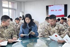 上海市嘉定区开展“三送”进军营活动