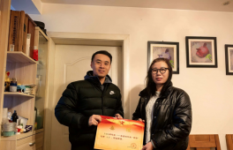 上海市松江区中山街道： 喜报传佳音 尊崇暖军心