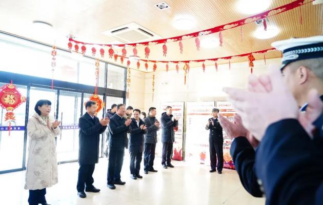 北京市石景山区领导走访慰问政法单位