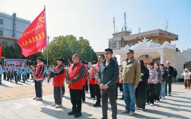 晋江清明祭英烈活动温情启幕