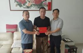 江门市退役军人事务局上门慰问见义勇为退役军人