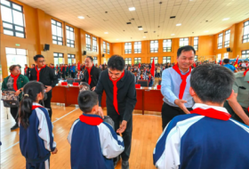 贵阳市退役军人事务局关工委为高坡小学注入“红色动力”