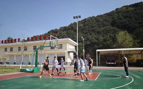 门头沟区妙峰山镇与驻镇部队联建篮球赛火热开赛