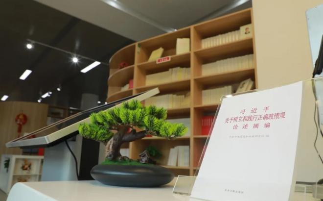 上海市松江区首个“双拥书屋”正式启用