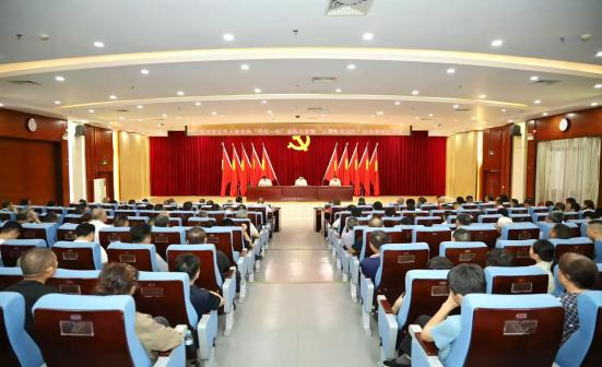 局举办“两优一先”表彰大会暨“光荣在党 50 年”纪念章颁发仪式